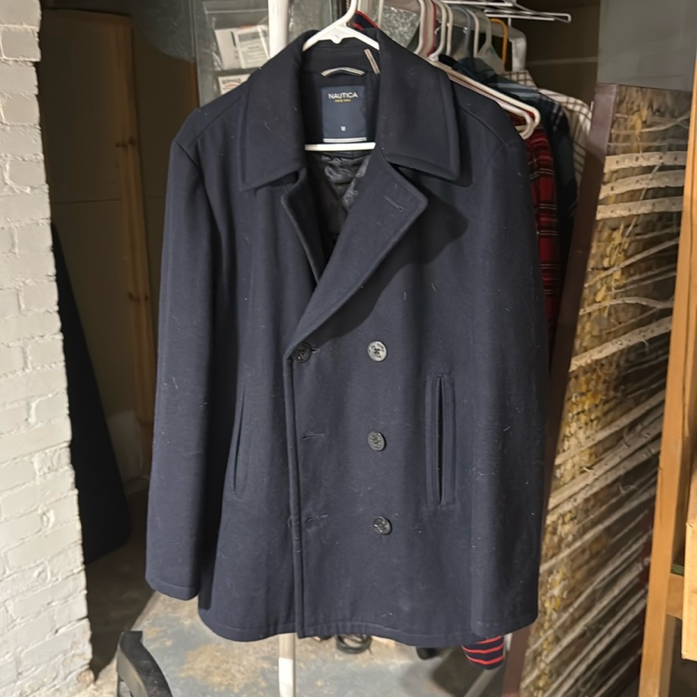 Men’s medium nautica pea coat.